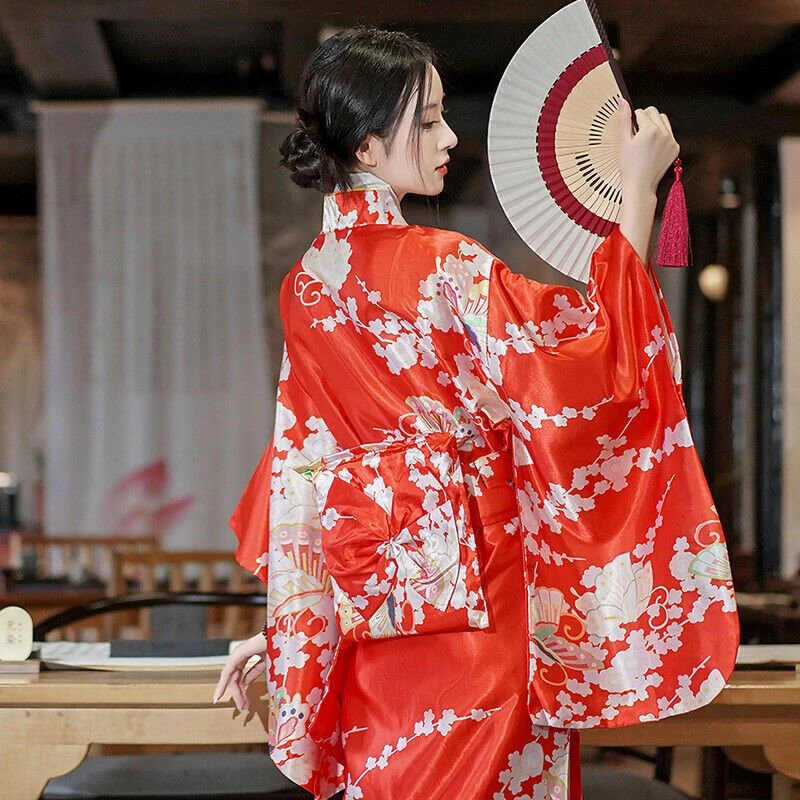 Apparel Long Traditional Japanese-themed Beautiful Floral Women's Kimono 7 Apparel Long Traditional Japanese-themed Beautiful Floral Women's Kimono - Image 5