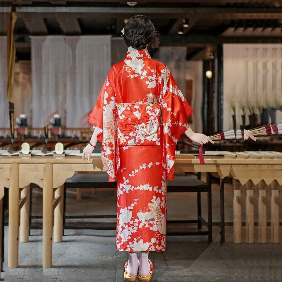Apparel Long Traditional Japanese-themed Beautiful Floral Women's Kimono 8 Apparel Long Traditional Japanese-themed Beautiful Floral Women's Kimono - Image 6